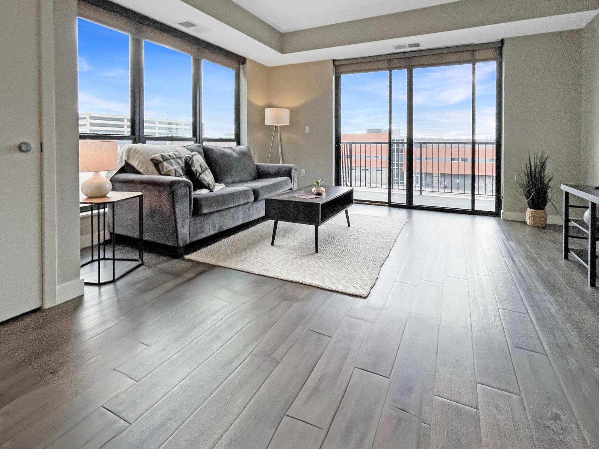 Large Downtown 2Br -Hot Tub-Downtown! Daire Des Moines Dış mekan fotoğraf